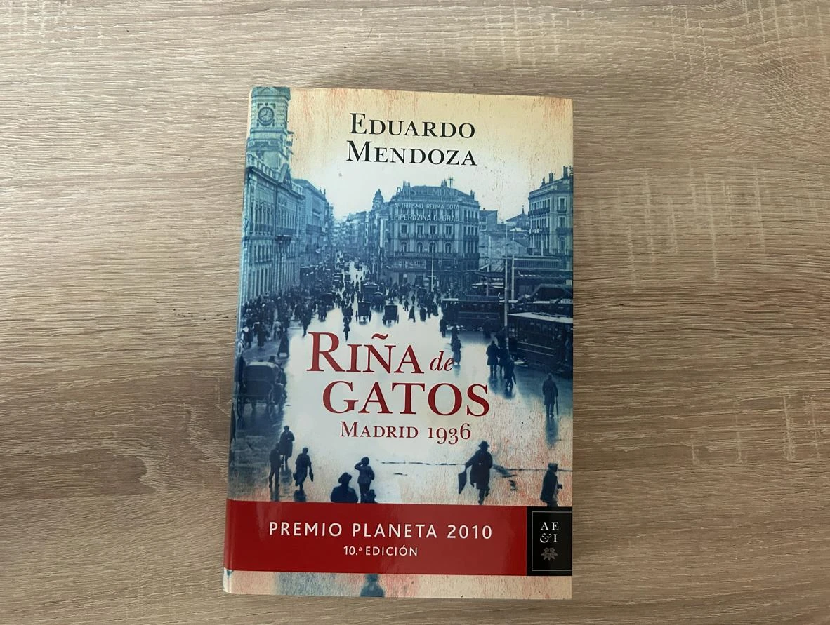 Libro Riña de gatos - Eduardo Mendoza (Premio Planeta 2010) | Tapa Dura